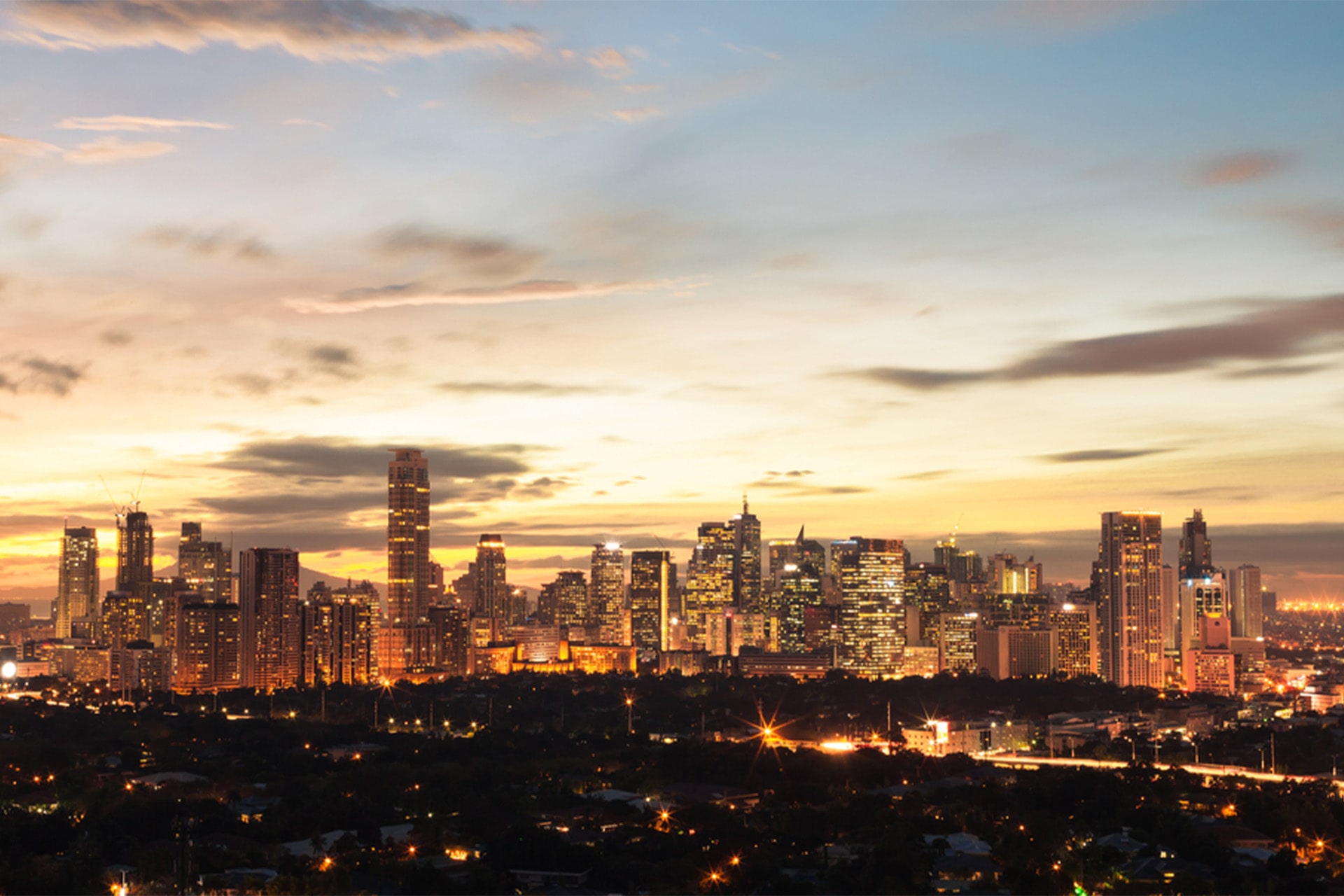 Manila at night - Philippines-min